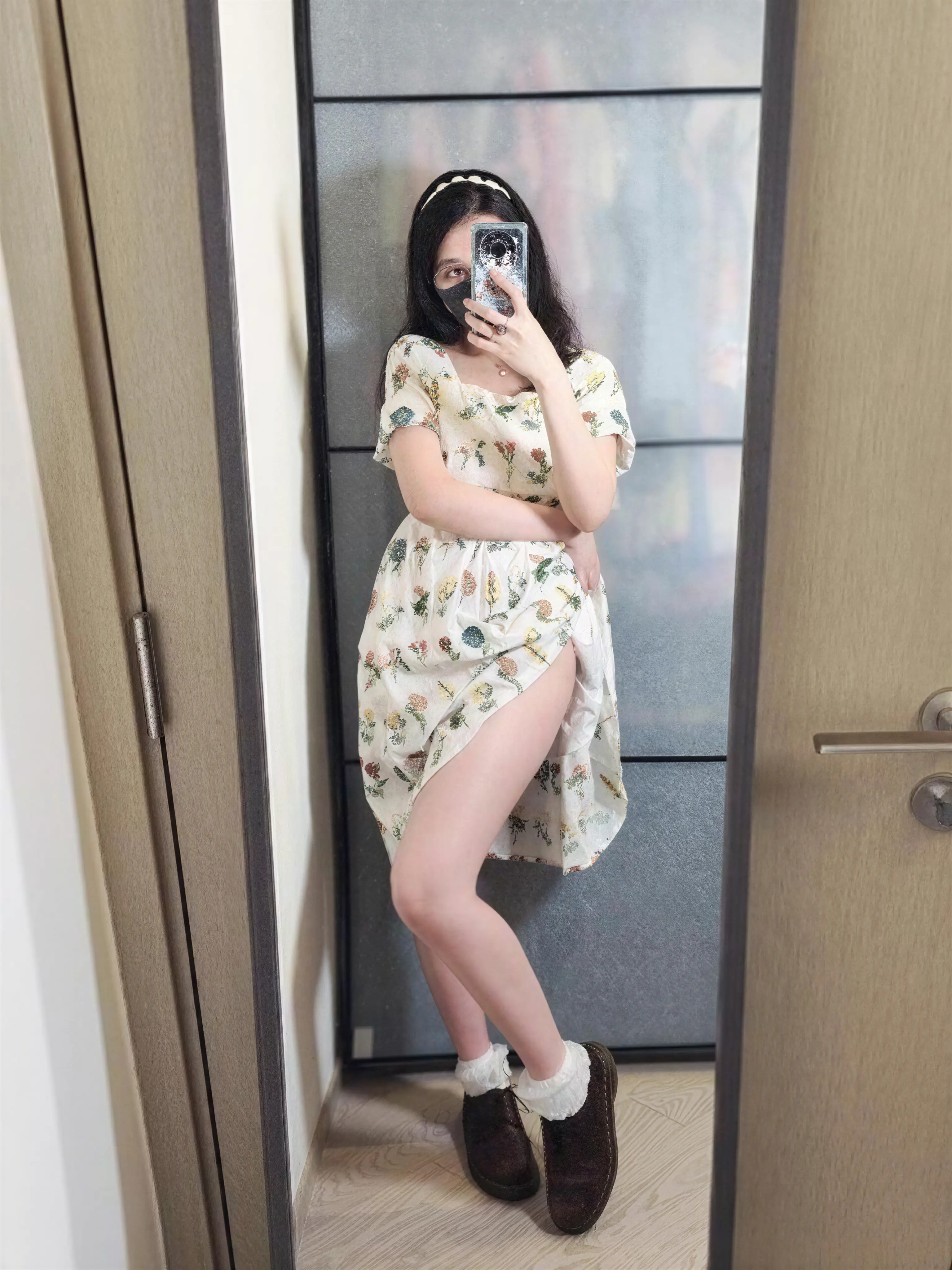 Naimi奶咪 – 碎花裙 5P